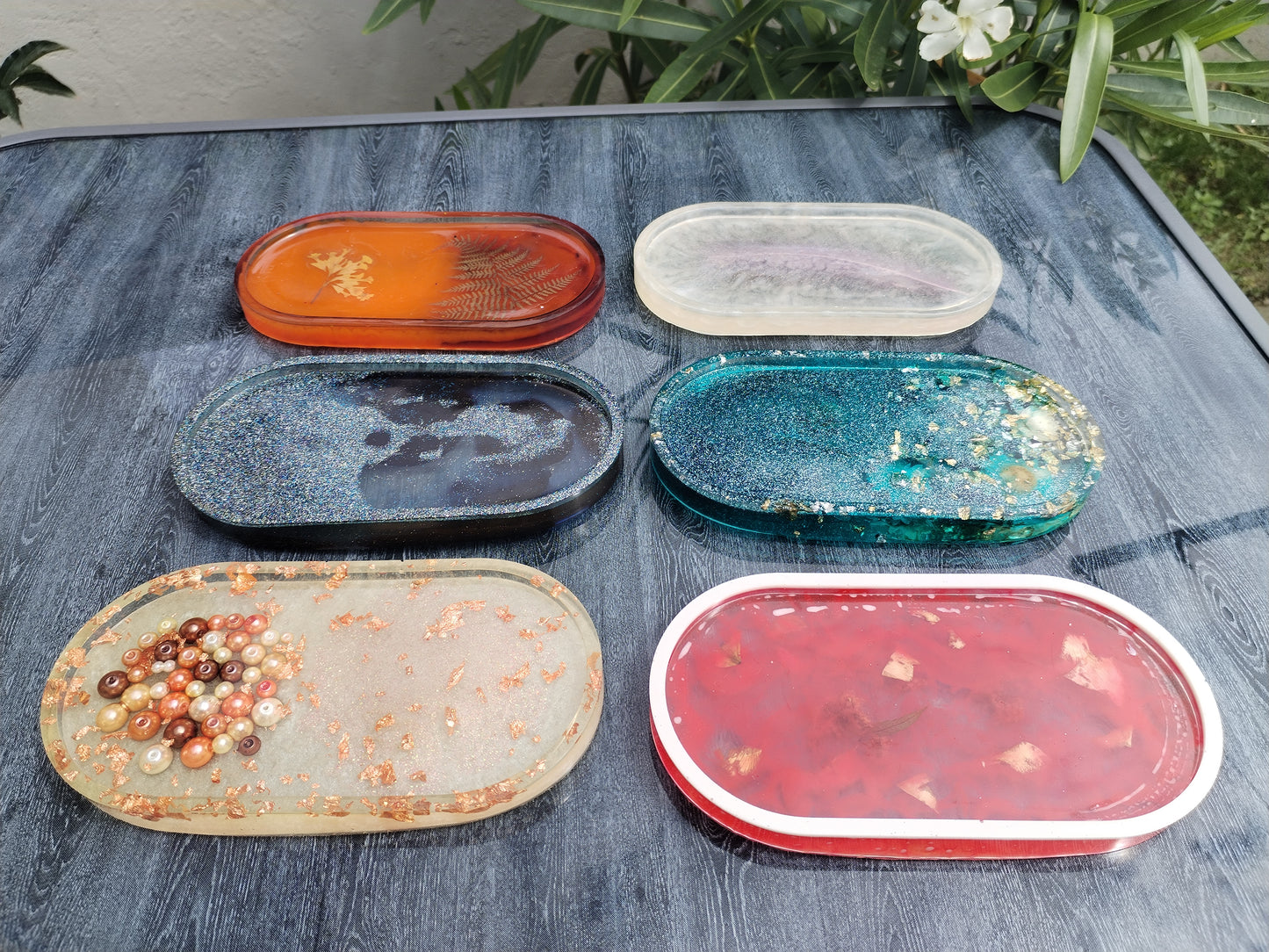 Petits plateaux en résine