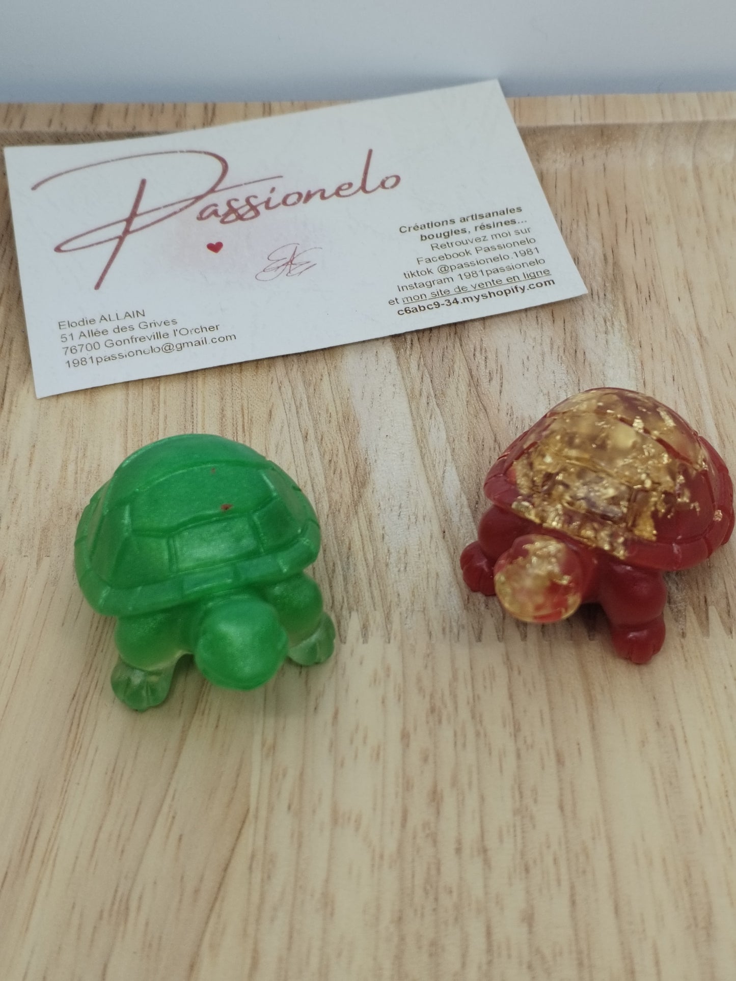 Petites tortues en résine